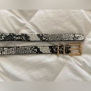 JMcLaughlin black/white python embossed leather belt with bamboo buckle. Medium
